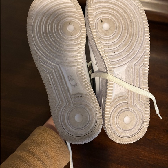 Boys size 5.5 Nike sneakers - Picture 3 of 6